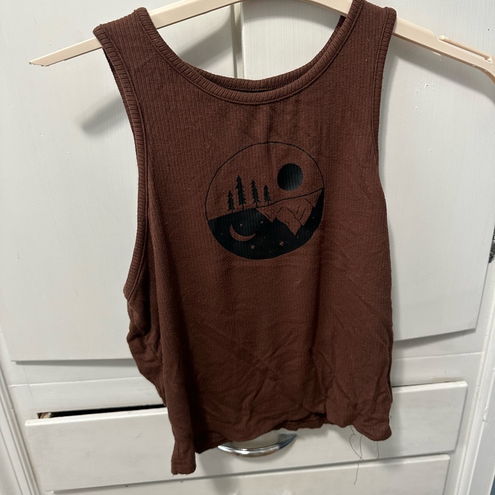 Solid Rib-Knit Graphic Crop Tank Top Size L